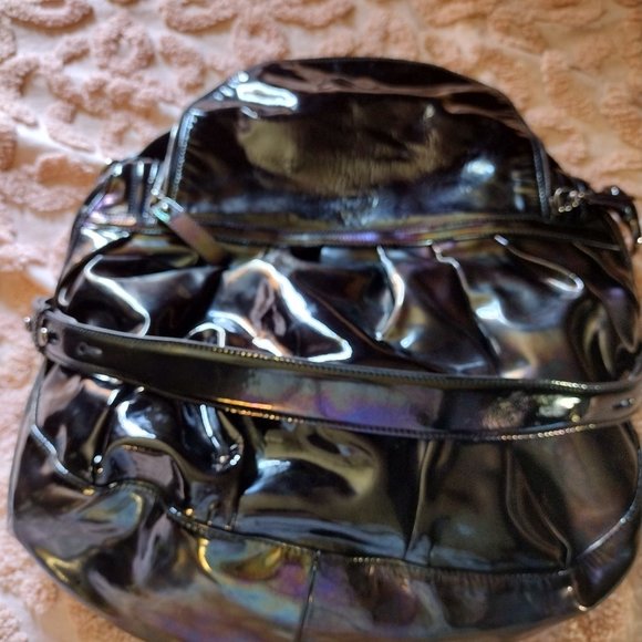 Luxury Gucci Soft Patent Leather Bag - Picture 3 of 15